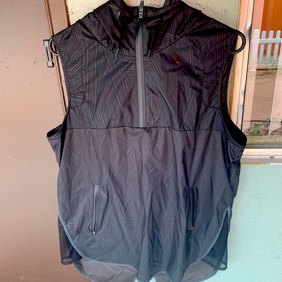 IVY PARK Tops - Ivy Park Beyoncé hoodie activewear Vest